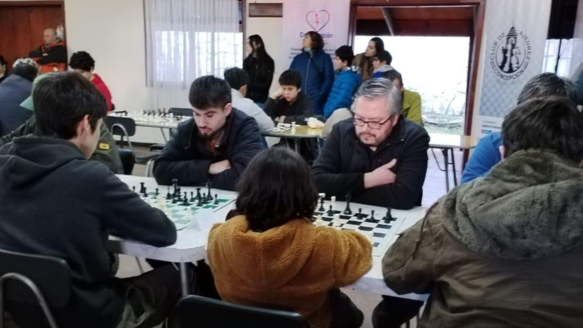 Con gran participación se realizó un torneo abierto de ajedrez en la ...